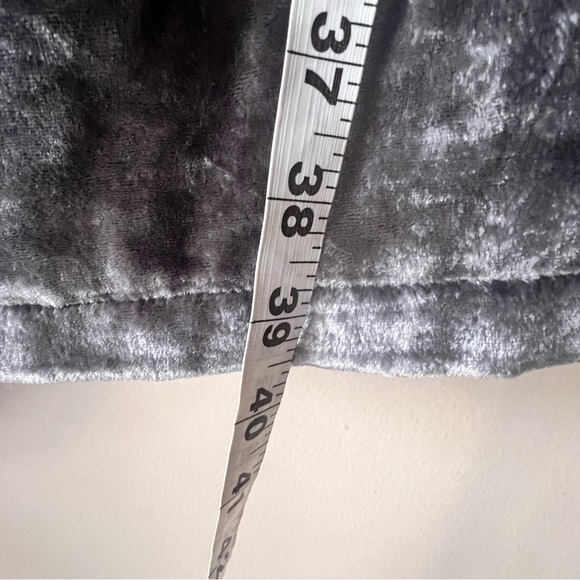 POTTERY BARN Harry Potter Hufflepuff Velvet Robe‎ house robe costume - Picture 10 of 10